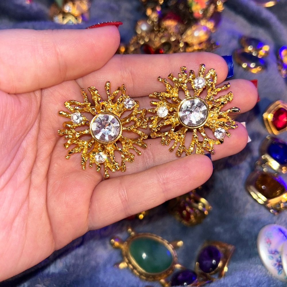 Vintage KJL Avon Regal Riches Clip On Earrings